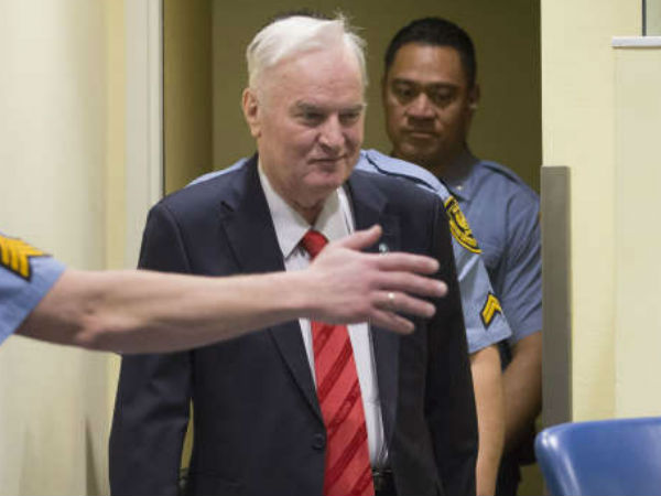 நீதிமன்றத்தில் ஆஜர் நீதிமன்றத்தில் ஆஜர்