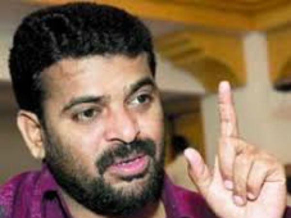 அரசியல்வாதி பின்புலம் அரசியல்வாதி பின்புலம்