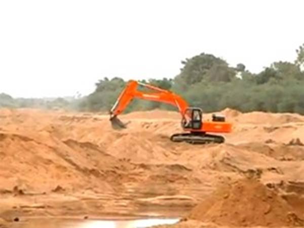 ஏரியா பிரித்து அள்ளினர் 