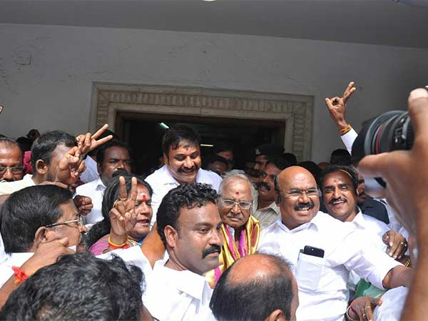 2 மணி நேரம் ஆலோசனை 