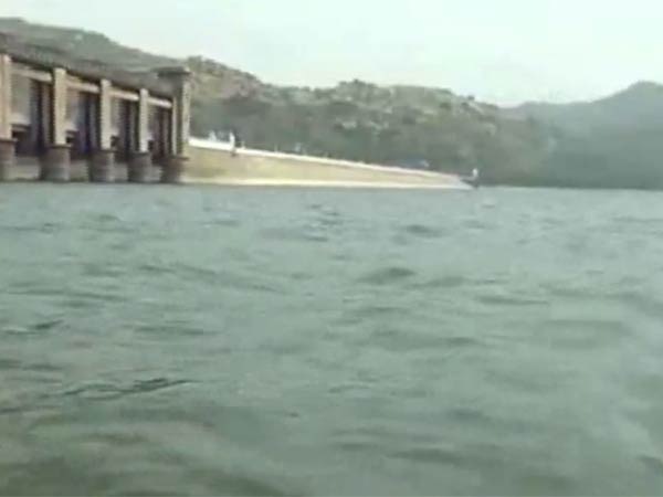 Tiruvannamalai Collector advised the people living on the banks of the Thenpennai river to be safe 