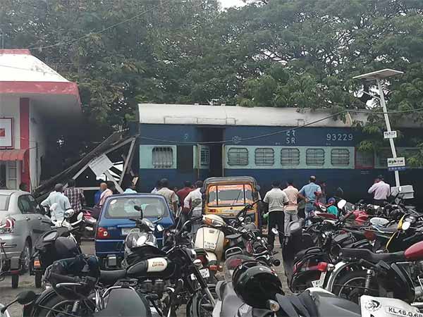 Minor Train accident at Nagercoil damaging Post office inside the Station 