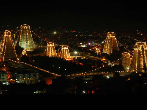 ஜோதி சுடராக பிறந்த முருகன் 