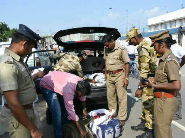 வோகன சோதனையில் போலீசார் வோகன சோதனையில் போலீசார்