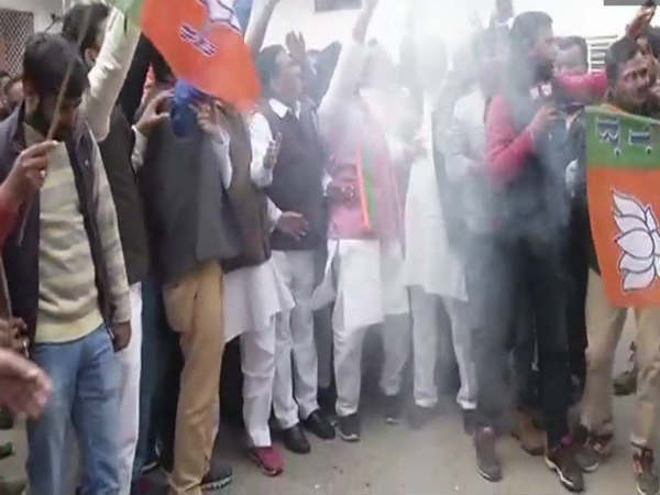 மாநகராட்சிகளில் வெற்றி மாநகராட்சிகளில் வெற்றி