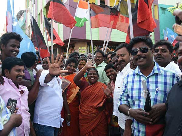 பிரச்சாரத்தில் அனல் பறக்கும்