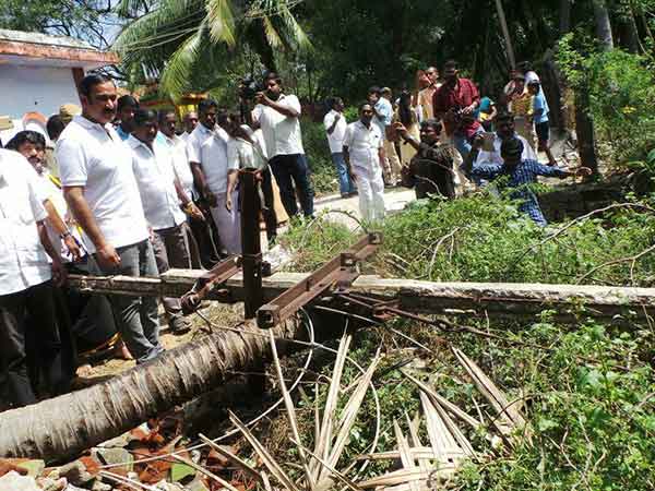 பாதிக்கப்பட்ட விவசாயிகள் 