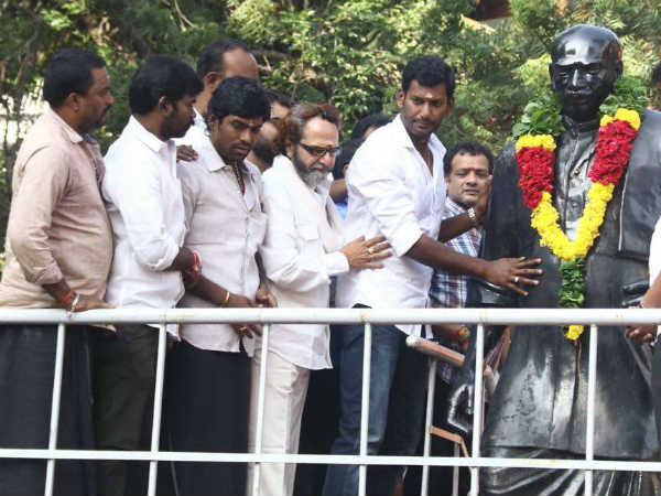 வாக்கு வங்கிகளைக் குறி வைத்து 