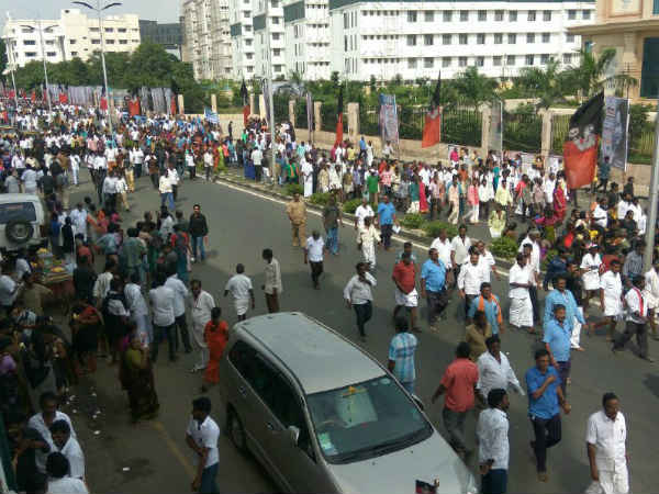 போராட்டத்தை கலைத்த காவல்துறை