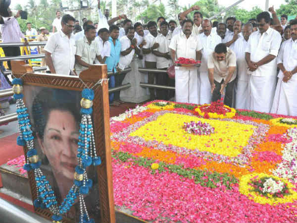 துக்க நாளாக கடைபிடிப்பு 