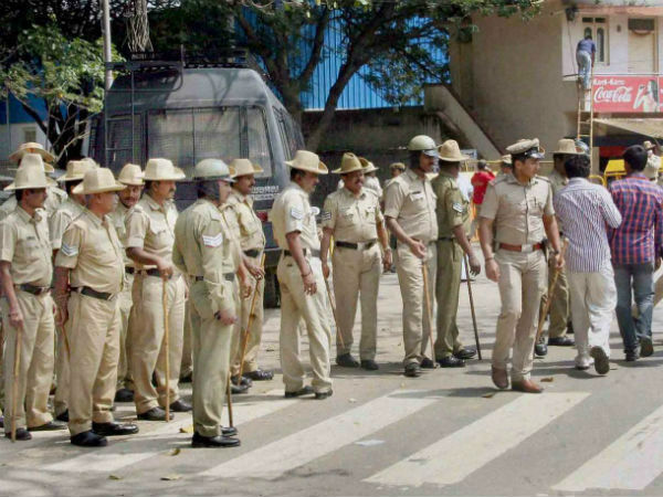 முற்றுகை 