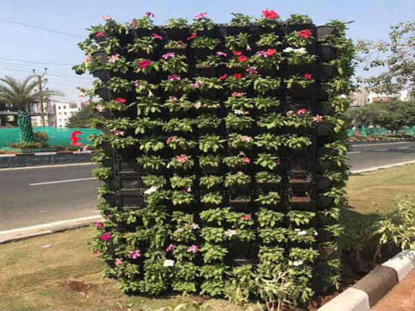 விலங்குகளின் உருவம் கொண்ட பூந்தொட்டி 