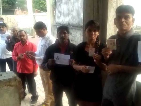 துரோகி ஒழிக என கோஷம் 