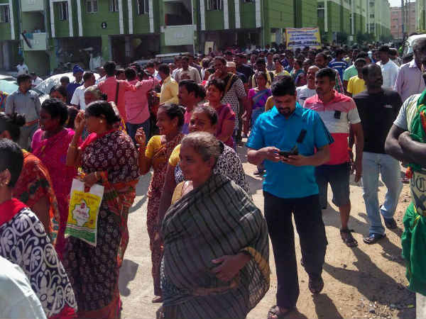 சென்னை மீனவர்கள் கொந்தளிப்பு சென்னை மீனவர்கள் கொந்தளிப்பு