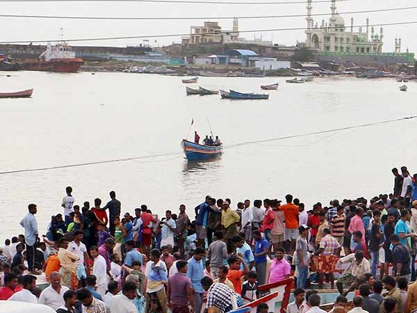 நிவாரணம், மீட்பு பணிகளில் தொய்வு நிவாரணம், மீட்பு பணிகளில் தொய்வு