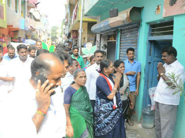 குழந்தைக்கு பேர் வைக்கணுமா?