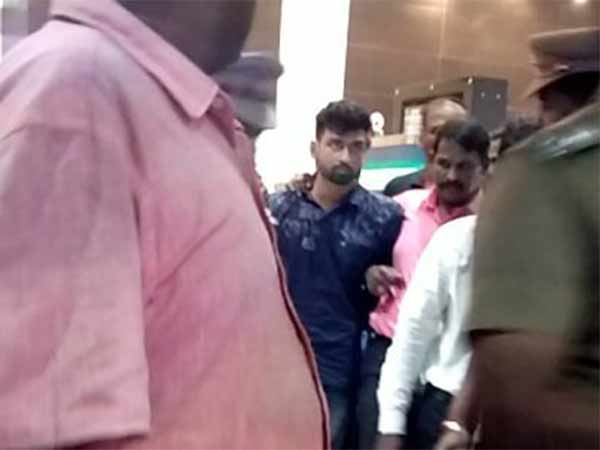 பேச மறுத்தனர்