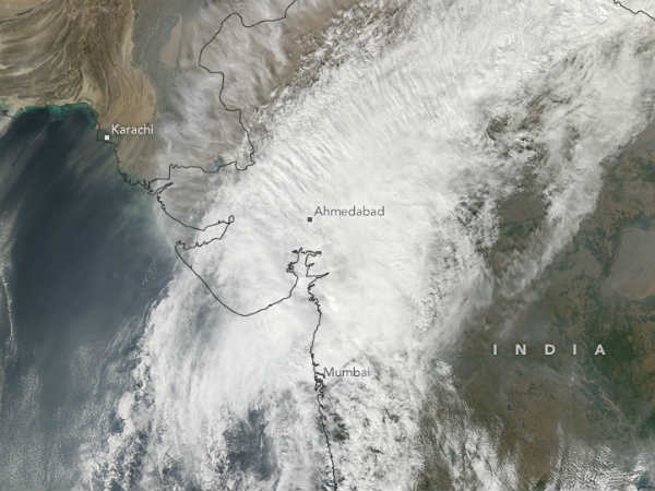 குஜராத் மும்பை இடையே 