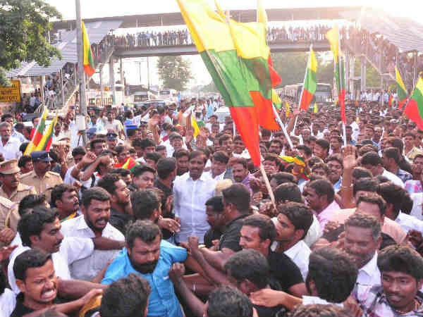 குஜராத்தில் கவனம் செலுத்தும் பிரதமர் 