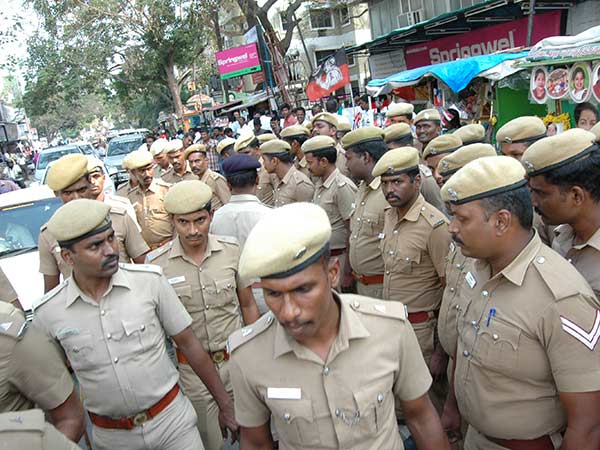 போலீசுக்கு தவறான தகவல்