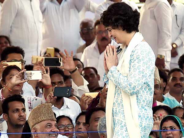  அரசியலில் பிரியங்கா காந்தி 