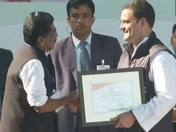 சான்றிதழை பெற்ற ராகுல் 