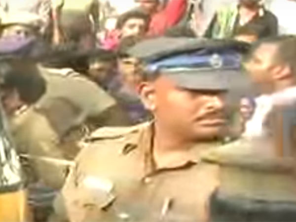 6 பேரை போலீஸார் கைது செய்தது 
