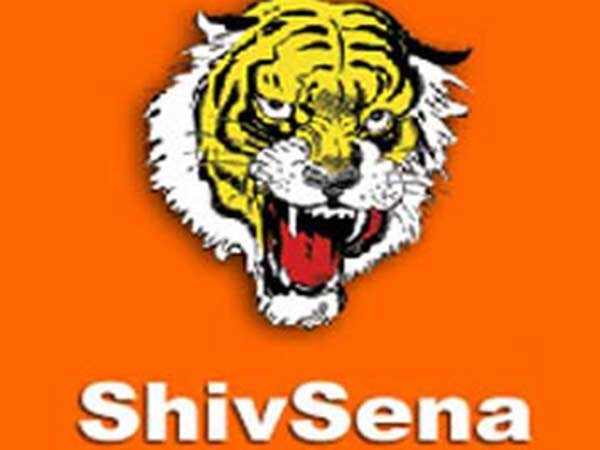நெருக்கடி கொடுத்தார் 