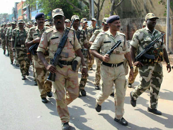 வெளியூர் நிர்வாகிகள் வெளியேற்றம் 