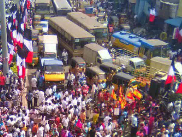 மக்கள் என் பக்கம் தான் 