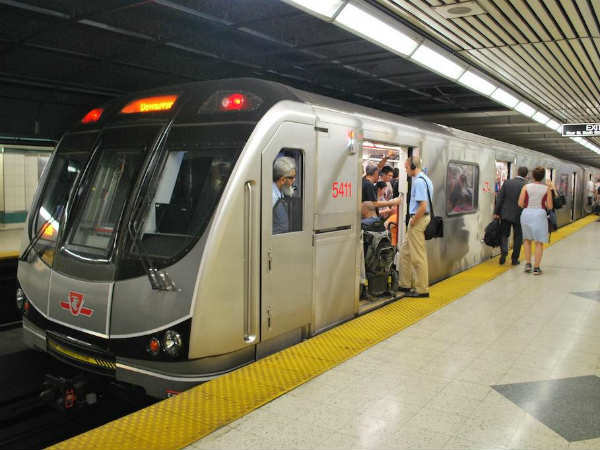 மெட்ரோ ரயிலுக்கும் 