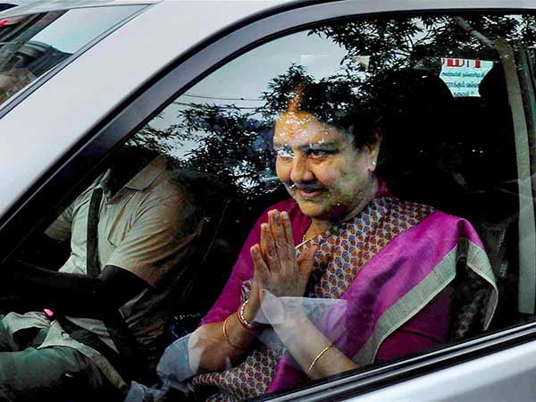 நிபந்தனைகளுடன் பரோல் 