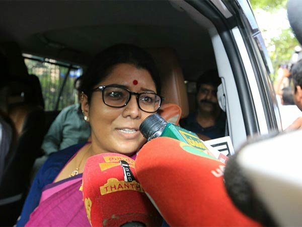 தாங்கள் தான் அதிகார மையம் என்ற வெளிப்பாடா? 