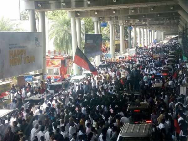 சென்னை விமான நிலையத்தில்... சென்னை விமான நிலையத்தில்...