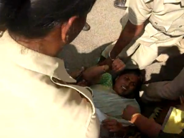 மாஜி பெண் அமைச்சர் 