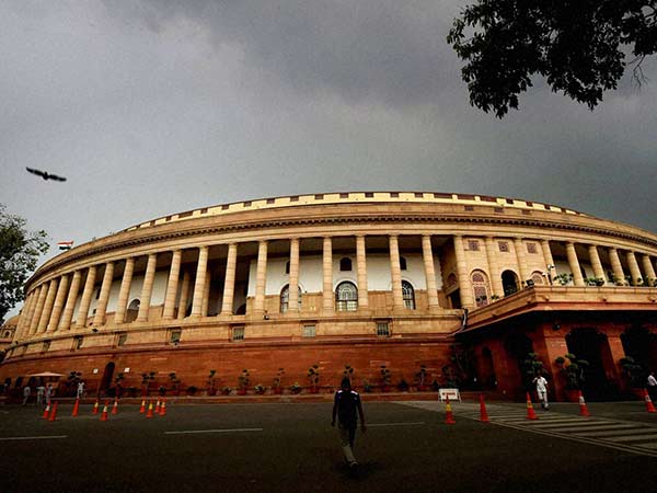 சிறப்பு அம்சங்கள் 