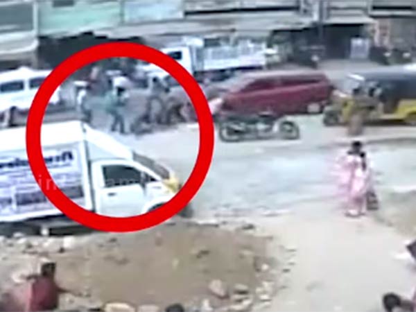 11 பேரை கைது செய்த போலீஸ் 