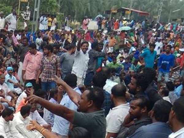 Fishermen Protest continue in Kanyakumari 