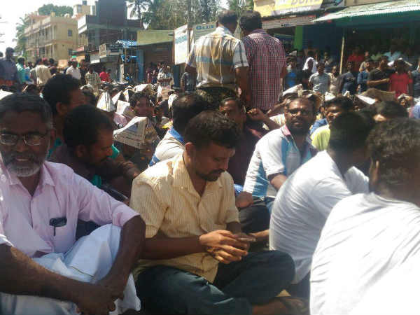 Fishermen's relatives protest in Kanyakumari 