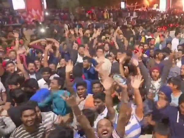 15,000 போலீசார் 