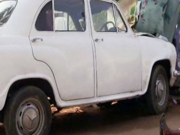 காரை மோதிய ரமேஷ் 