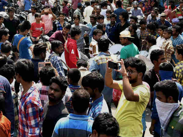  மாற வேண்டியது மக்கள்