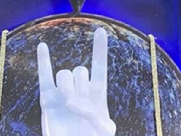 இரட்டை விரலை காட்டுவாரா? 