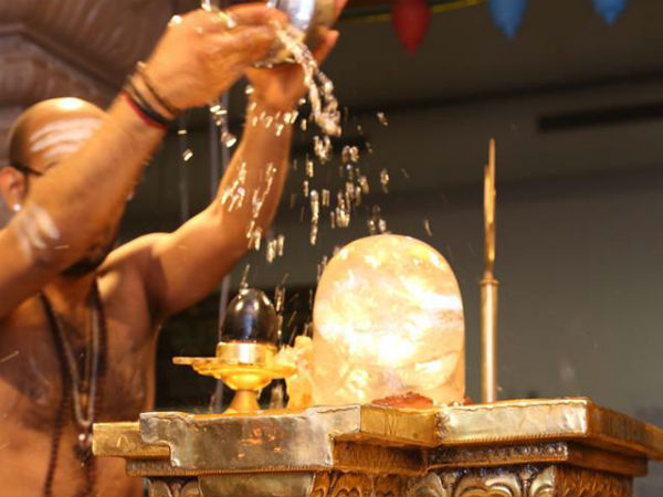 முழுமதி வழிபாடு