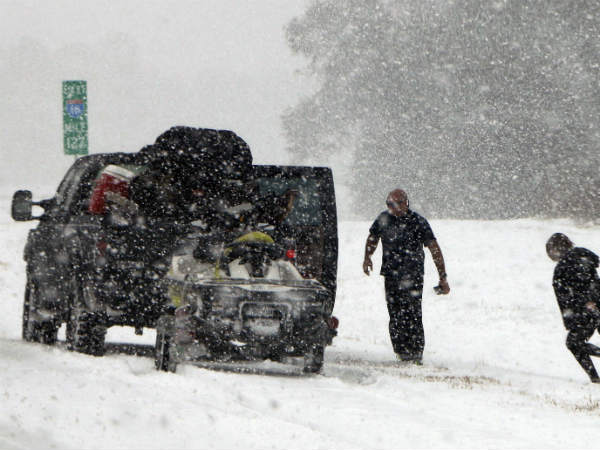 விமான நிலையங்கள் மூடல் 