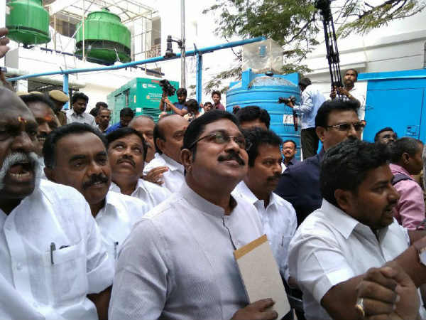 அதிமுக எம்எல்ஏக்கள் vs தினகரன் 