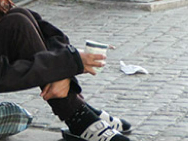 விளக்கம் கூறிய பிச்சைக்காரர்கள் 