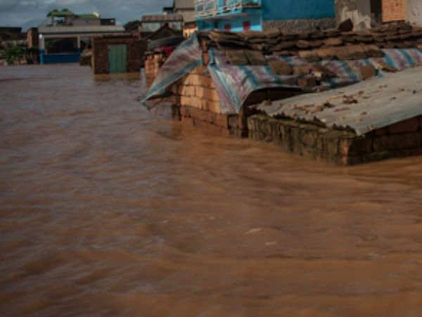 80,000 பாதிப்பு 