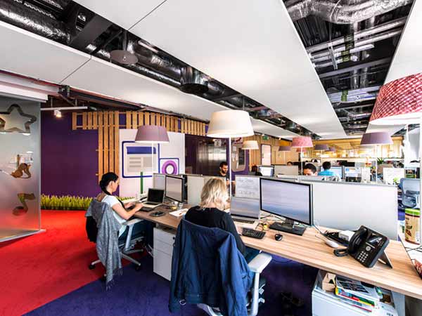 வழக்கு தொடுத்தனர் 