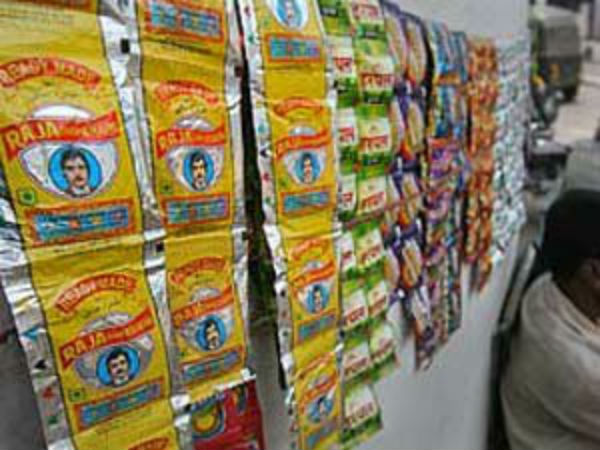 பாராட்டு பெற்றவர் ஜெயக்கொடி பாராட்டு பெற்றவர் ஜெயக்கொடி